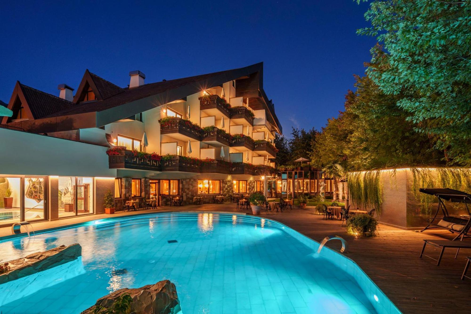 Hotel Vier Jahreszeiten Silandro Exterior photo