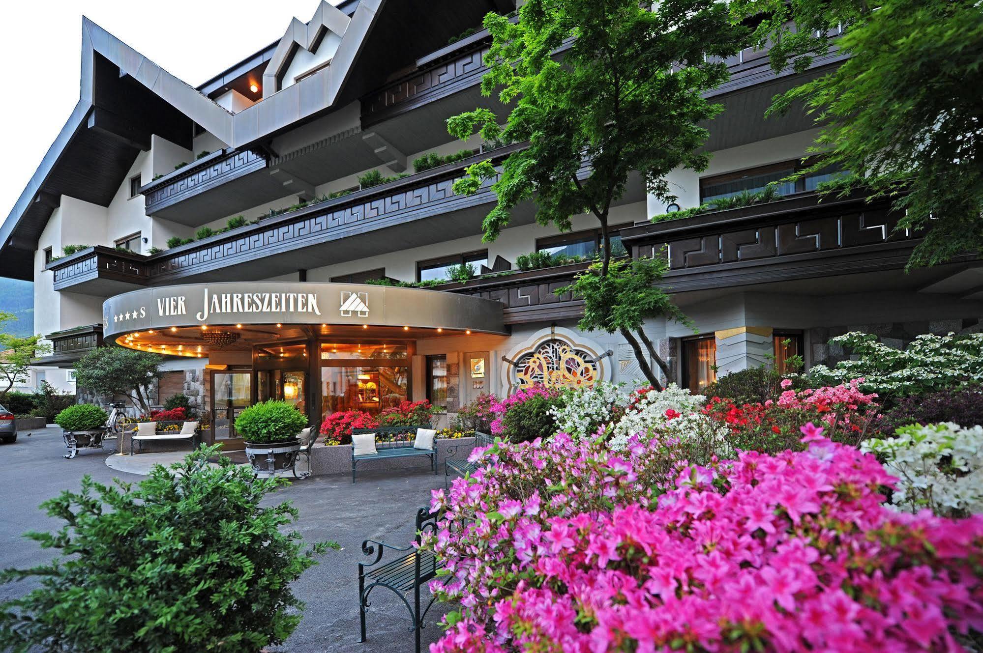 Hotel Vier Jahreszeiten Silandro Exterior photo